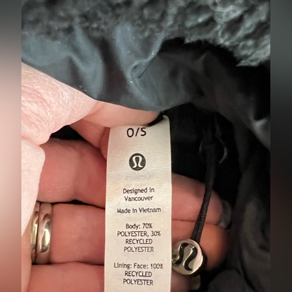 Lululemon Crossbody Fleece Bucket Bag - Picture 5 of 6